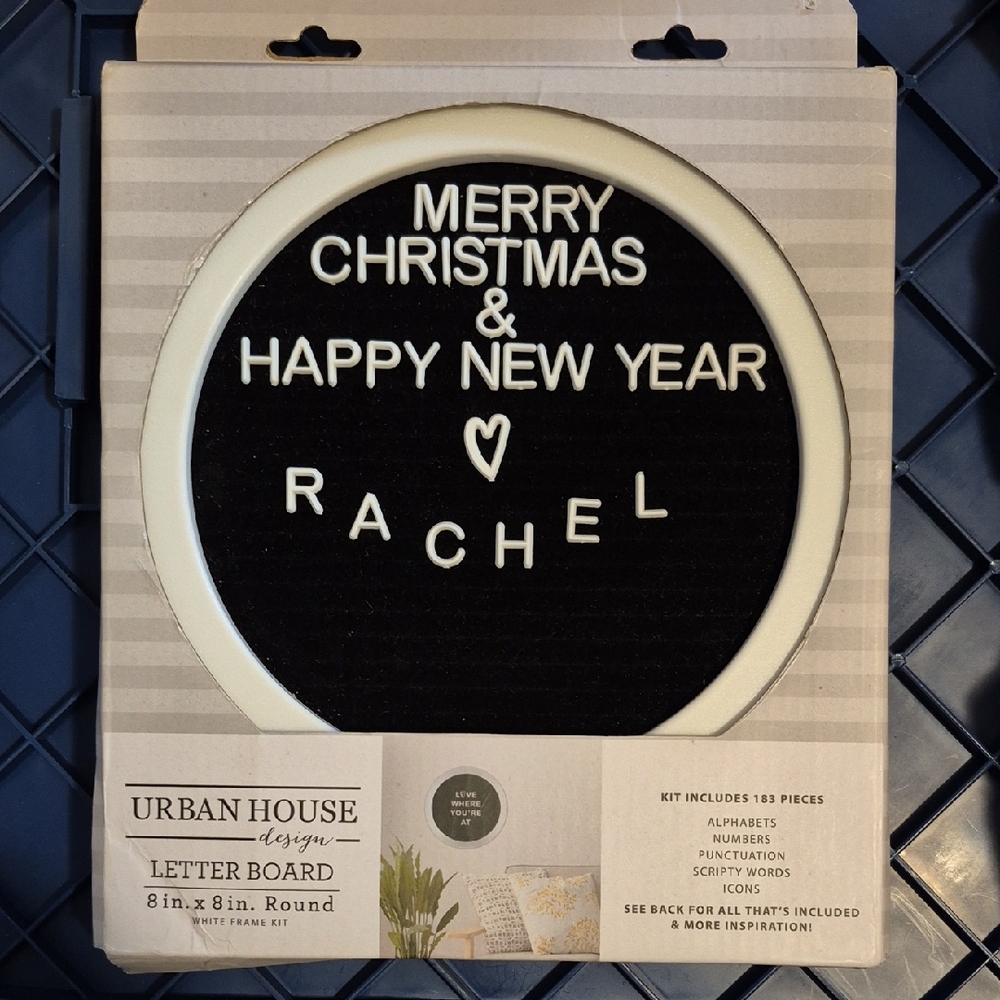 Black and White Letter Board Kit with White 8"x 8" Round Frame 183 Pieces